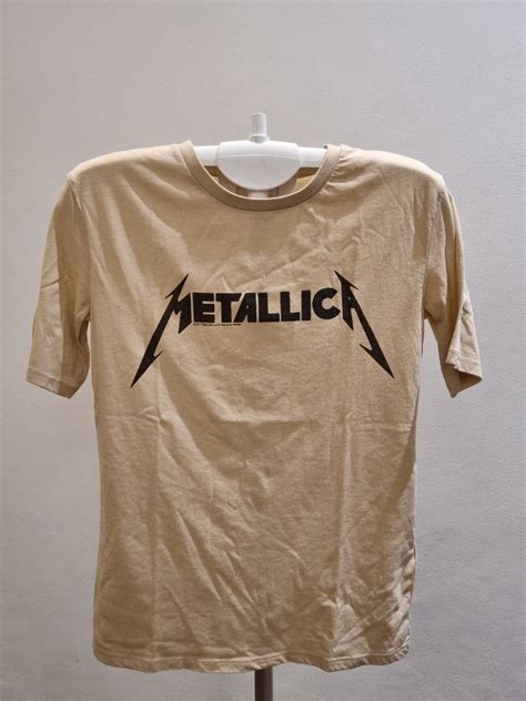 Kaos Metallica H&M Terbaru Dengan Desain Ikonik